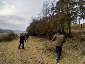 Mehr über den Artikel erfahren NABU-Kreisverband schließt Pflegemaßnahmen am Allendorfer Ziegenberg ab